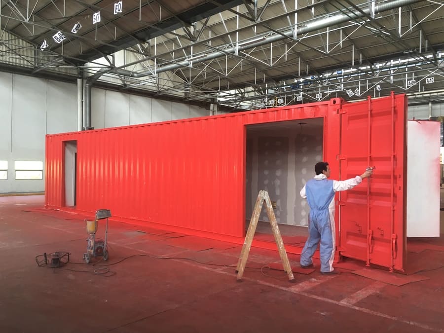 Customised transformation of shipping containers